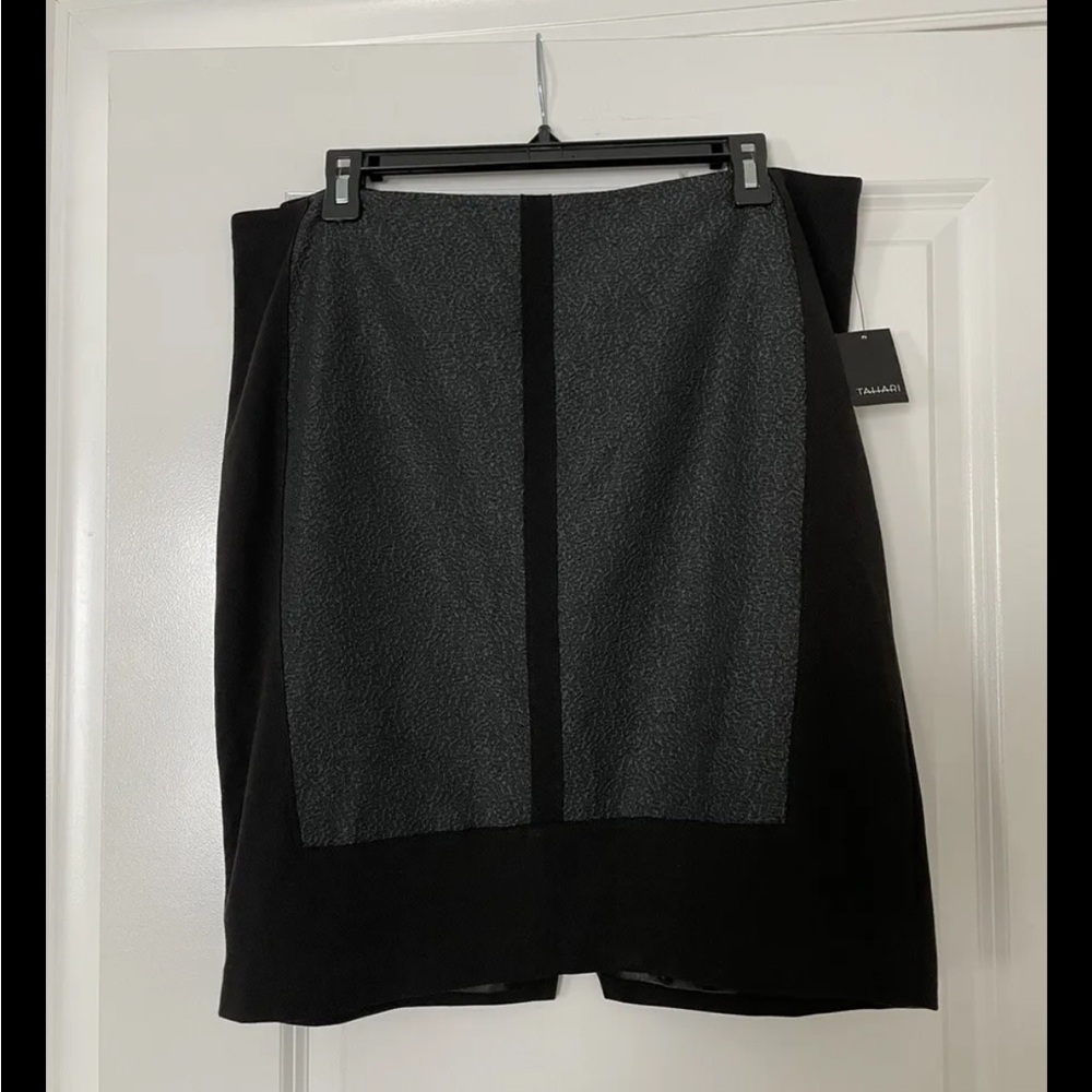 Brand New With Tags Tahari Skirt. Gray. Size 10
